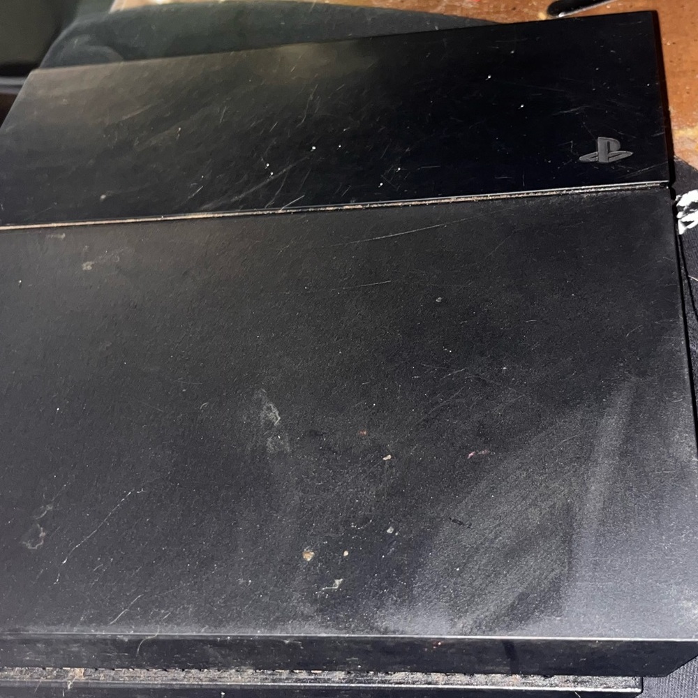 PS4 - Picture 4 of 4